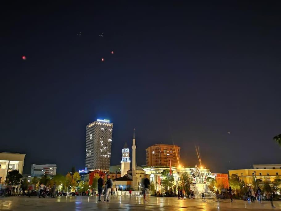 Angie'S Perfect Location Flat - Walk To Sights Tirana Exterior foto